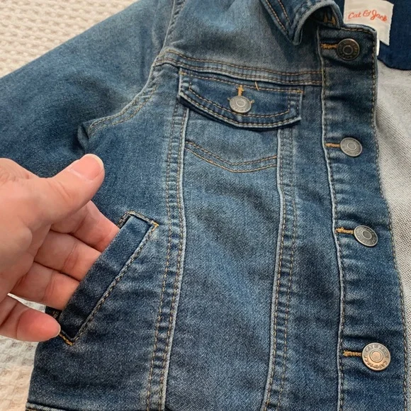 Cat & Jack Unisex Kid’s Trucker Blue Denim Jean Jacket Size 5T - Picture 4 of 10